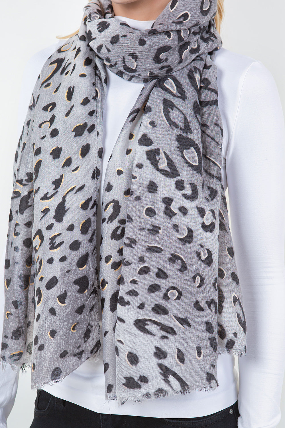 OP-4305 Leopard Scarf