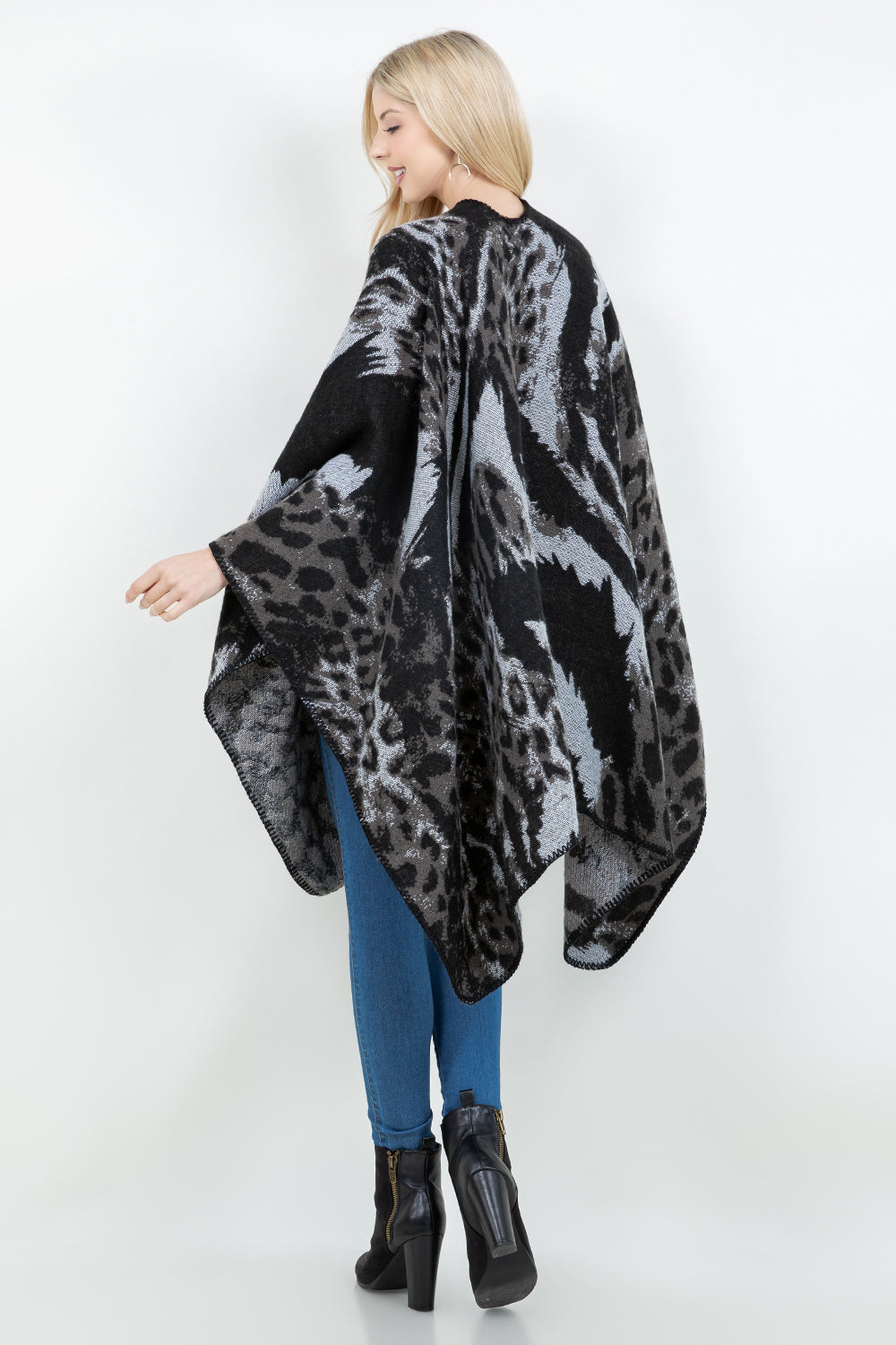 SH-4328 Animal Print Shawl